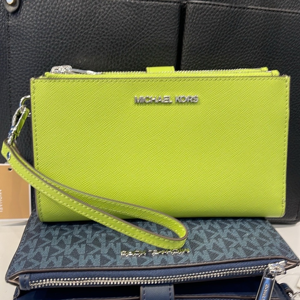 MICHAEL KORS LG DOUBLE ZIP WRISTLET Wallet Phone Case Holder 
Lime
NWT - Picture 6 of 16